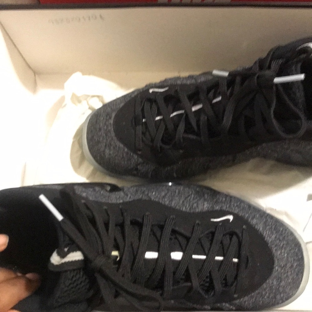 I'm selling shoes worn only twice - Picture 3 of 4